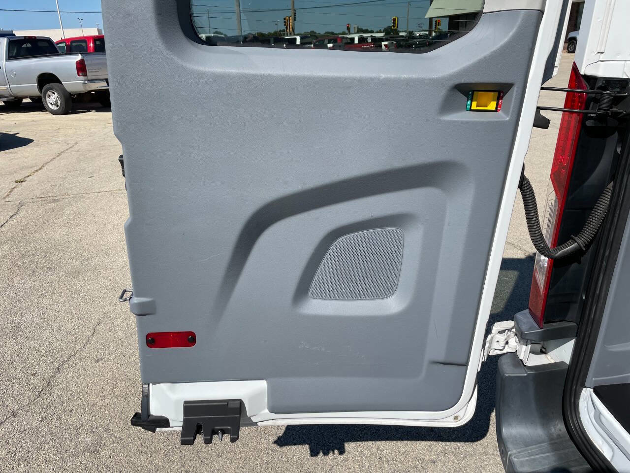 Used 2015 Ford Transit 150 XLT RWD image 22