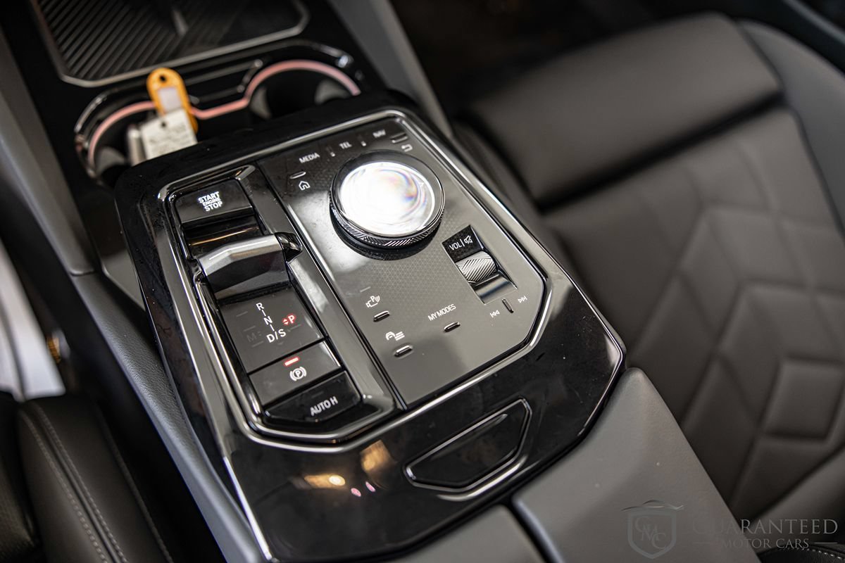 Used 2026 BMW 530i xDrive AWD/4WD image 31
