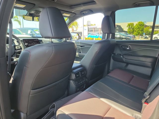 Certified 2025 Honda Ridgeline Black Edition image 13