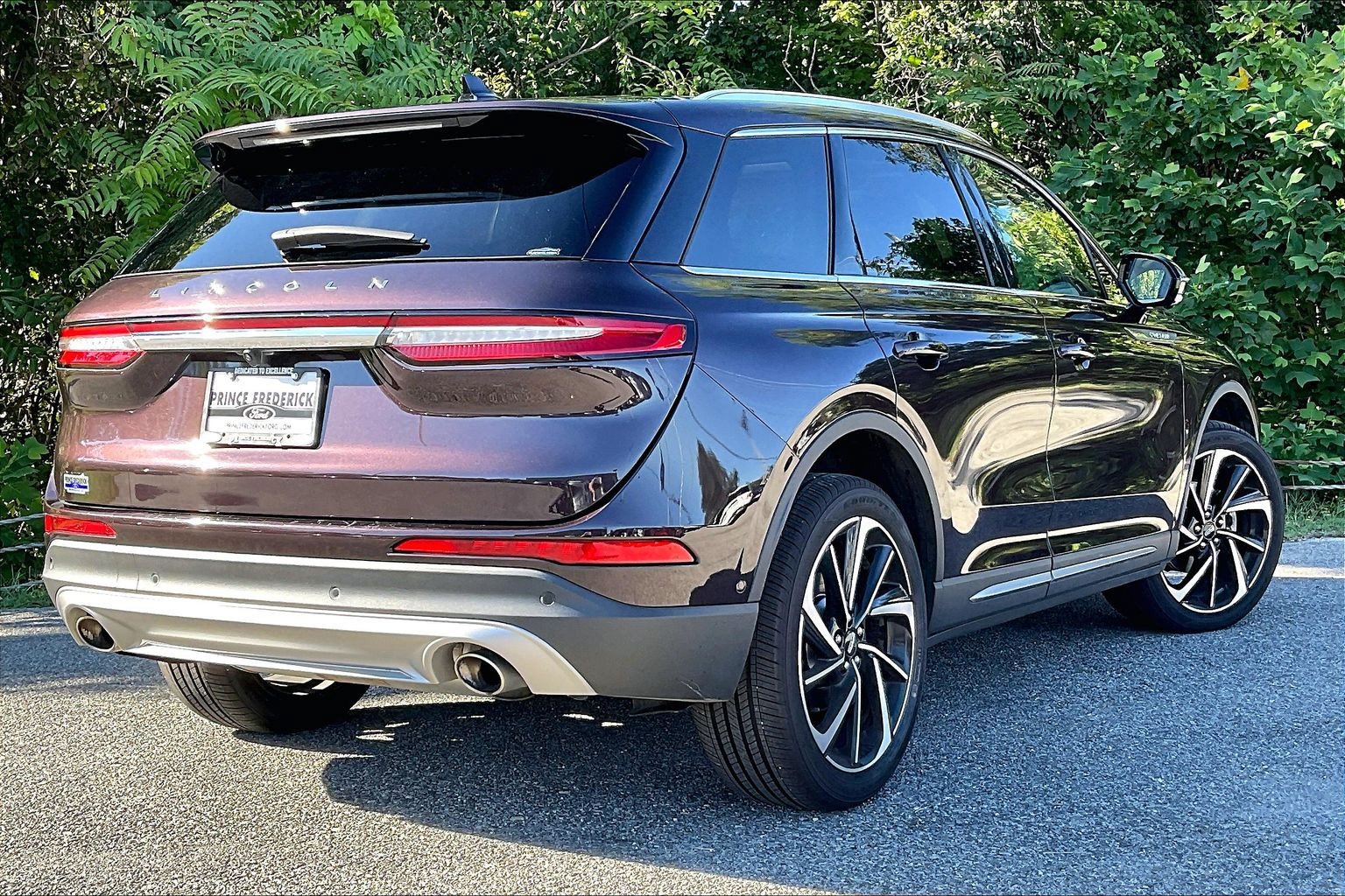 Used 2023 Lincoln Corsair Reserve w/ Equipment Group 202A AWD/4WD image 13