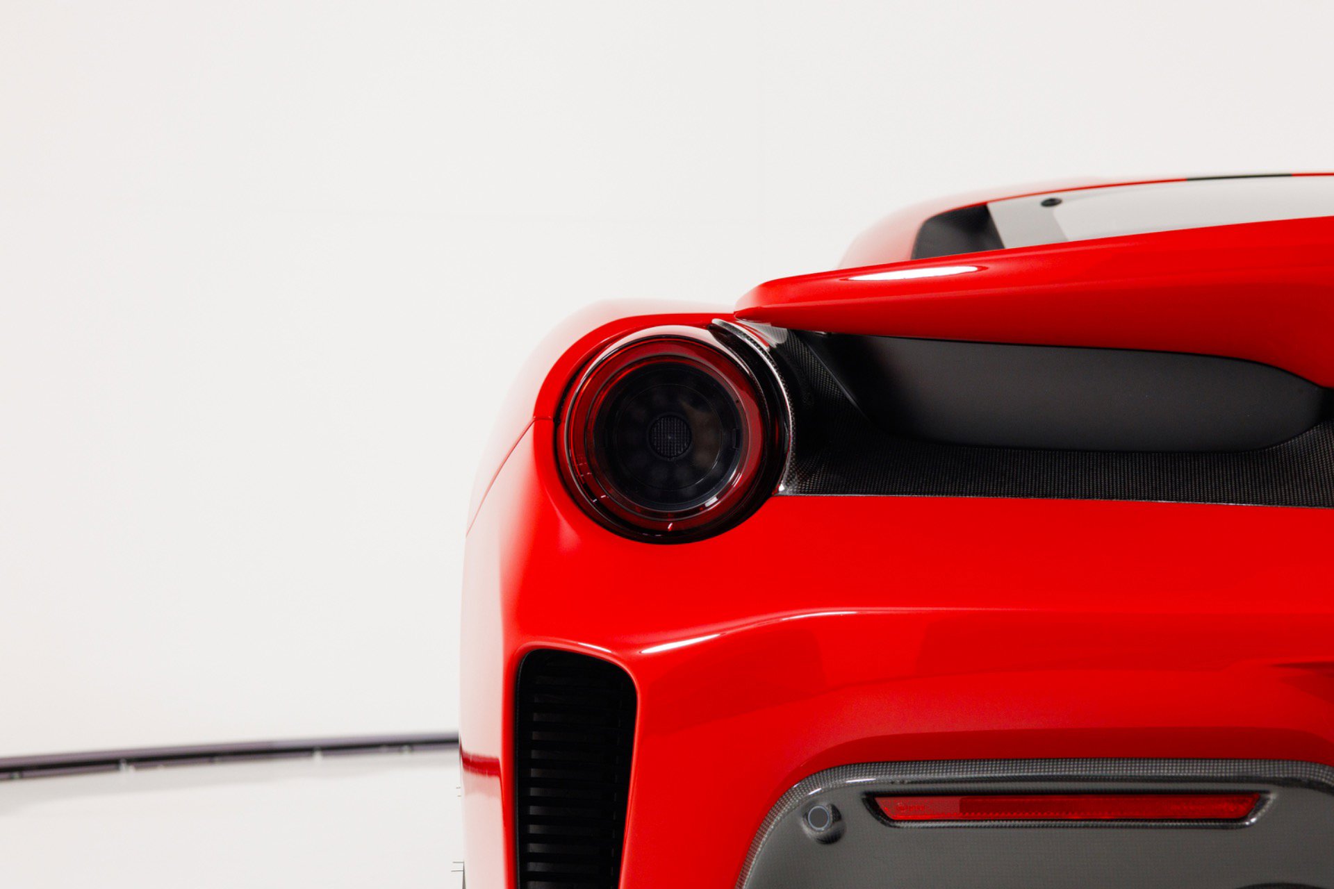 Used 2020 Ferrari 488 Pista Coupe RWD image 77