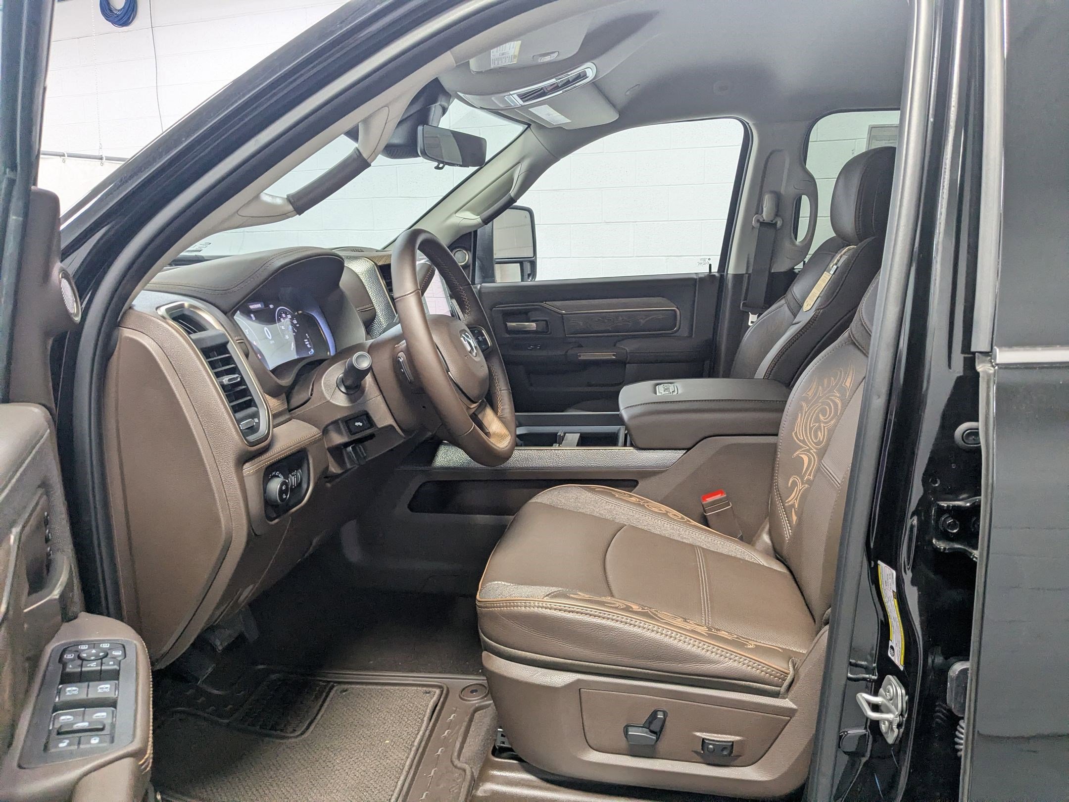 New 2026 RAM 3500 Longhorn image 15