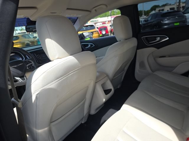 Used 2016 Chrysler 200 Limited FWD image 31