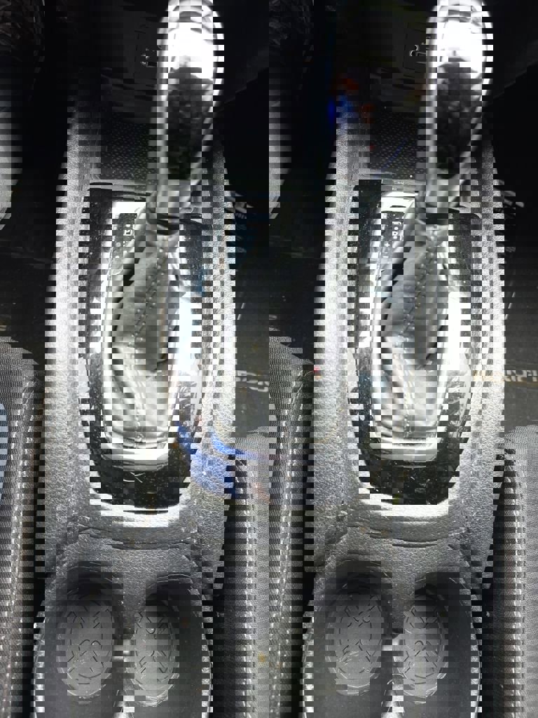 Used 2018 Nissan Rogue SV image 14