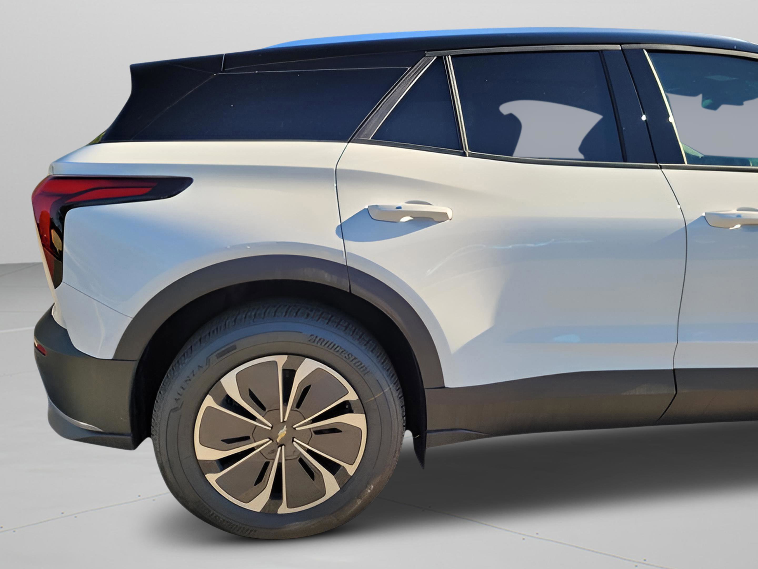 New 2026 Chevrolet Blazer EV LT image 12