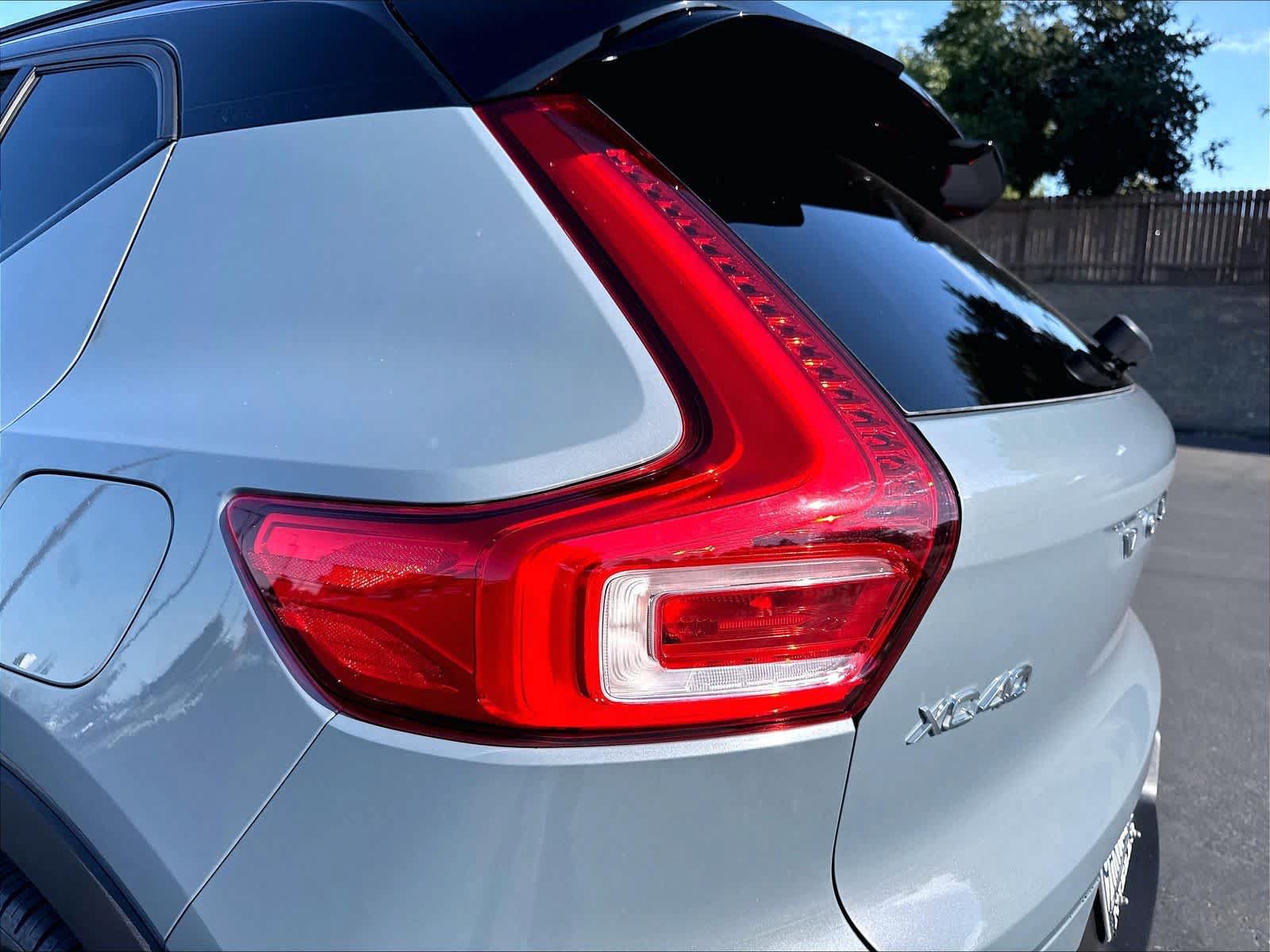Used 2023 Volvo XC40 Recharge Ultimate w/ Protection Package Premier AWD/4WD image 32
