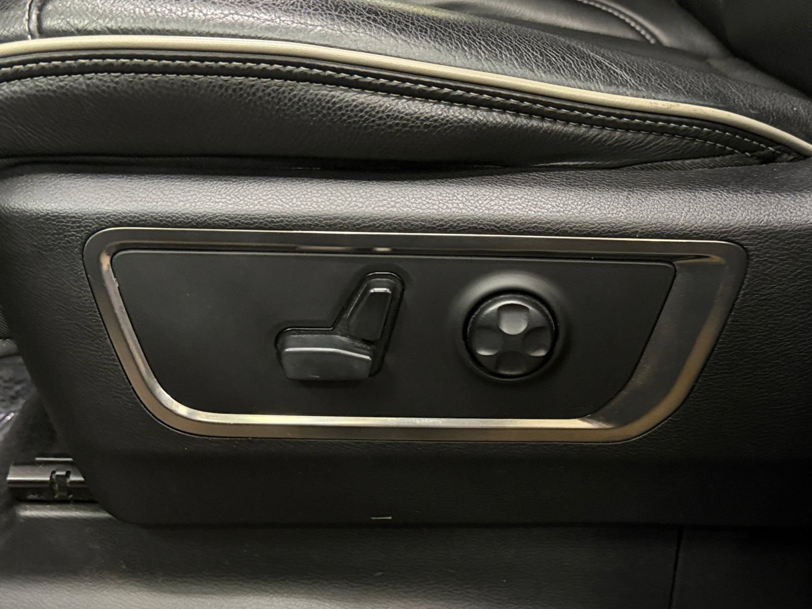 Used 2019 RAM 1500 Limited AWD/4WD image 21