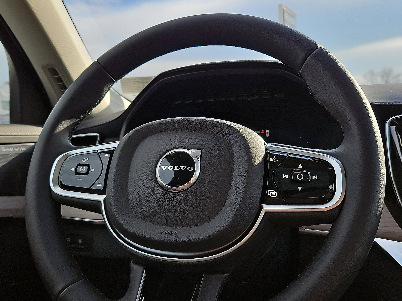 New 2026 Volvo XC90 T8 Plus image 16