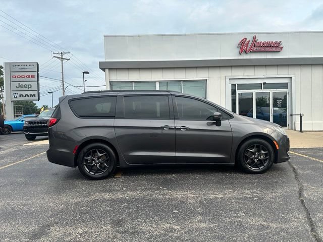 Used 2019 Chrysler Pacifica Limited w/ S Appearance Package FWD image 12