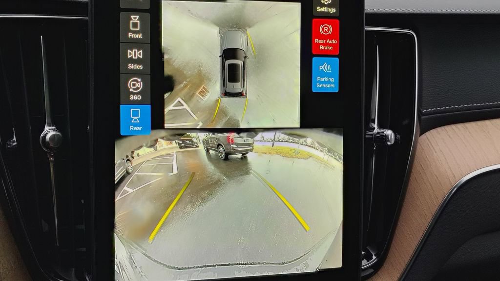 New 2026 Volvo XC60 B5 Ultra w/ Climate Package image 22