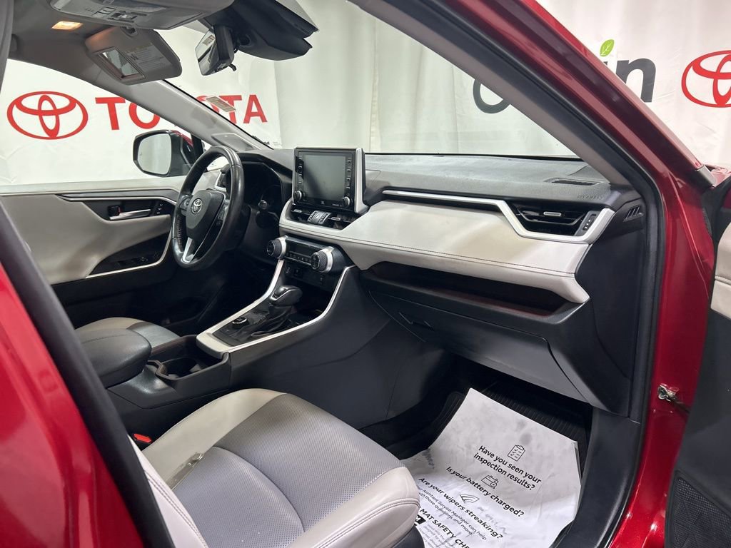 Used 2020 Toyota RAV4 Limited AWD/4WD image 12