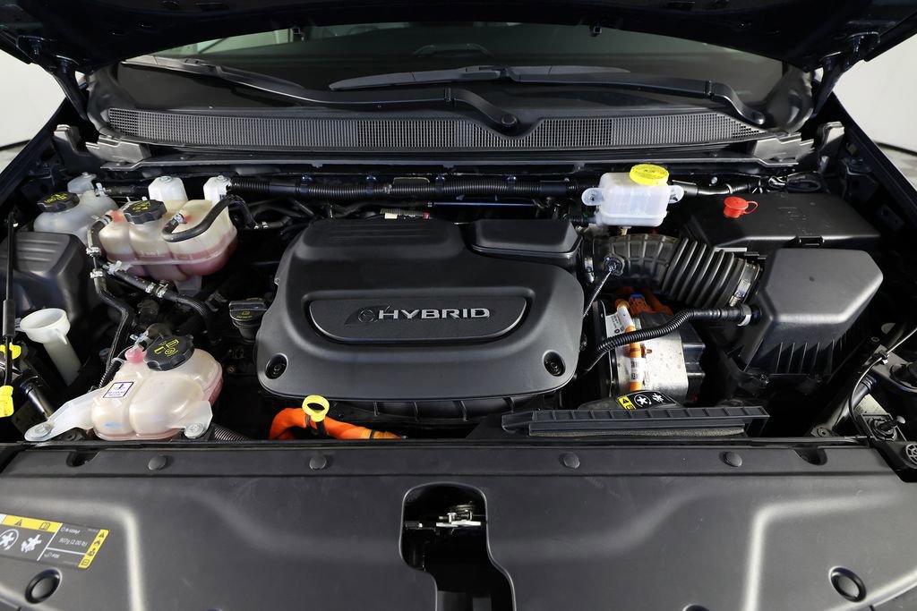 Used 2024 Chrysler Pacifica Select image 37