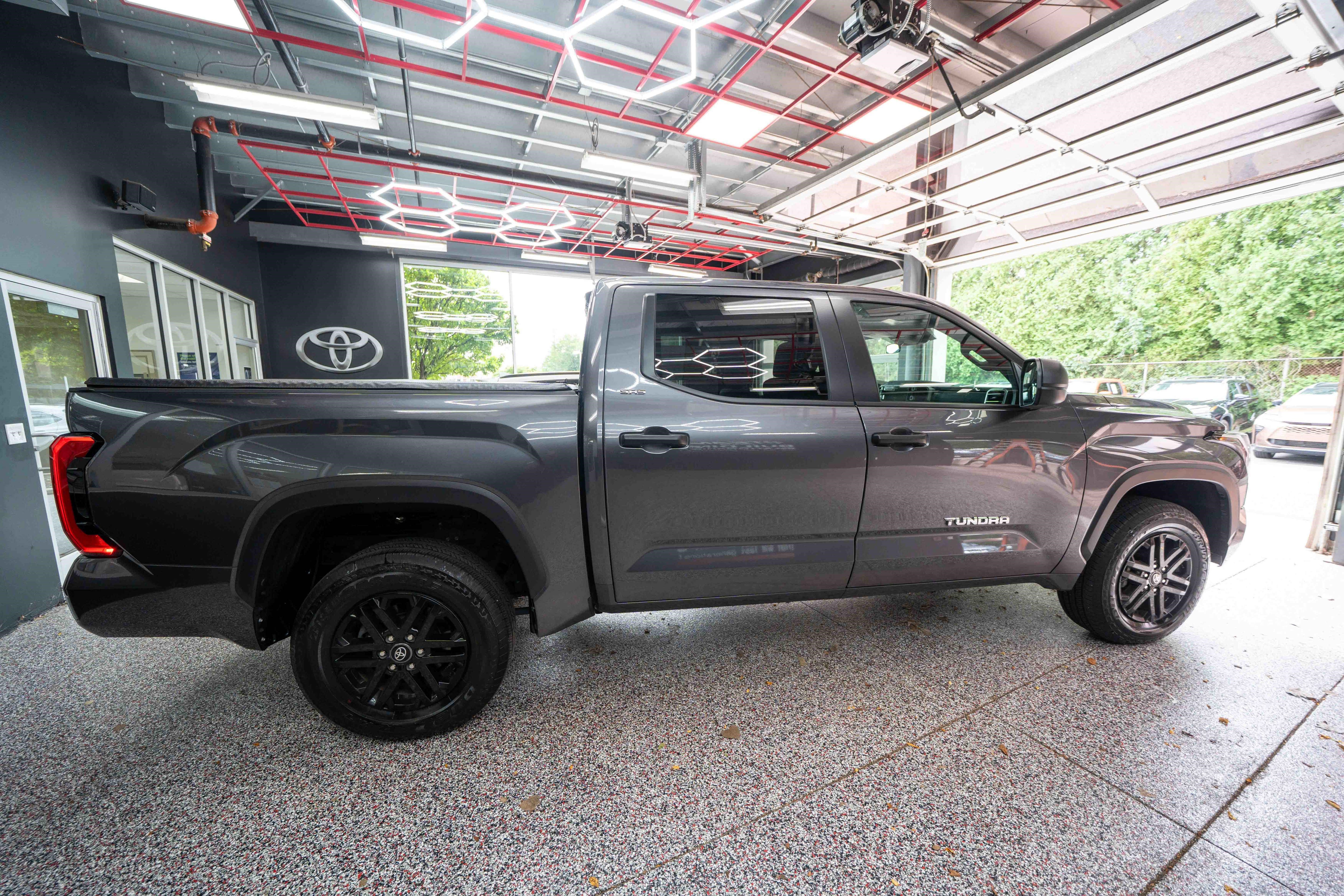 Used 2025 Toyota Tundra SR5 AWD/4WD image 4