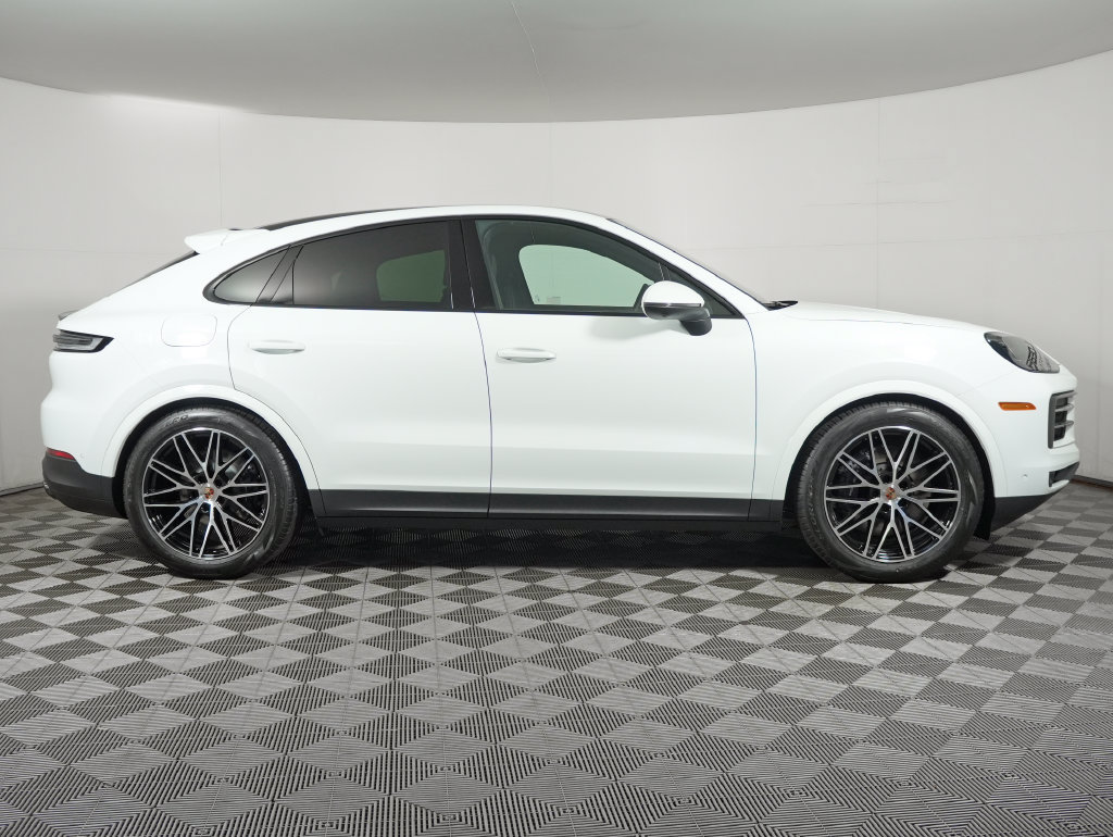New 2026 Porsche Cayenne Coupe AWD/4WD image 8