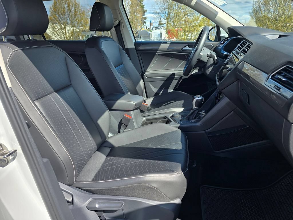 Used 2022 Volkswagen Tiguan SE AWD/4WD image 19
