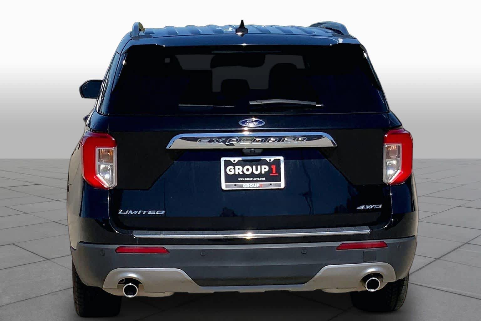 Used 2023 Ford Explorer Limited AWD/4WD image 5