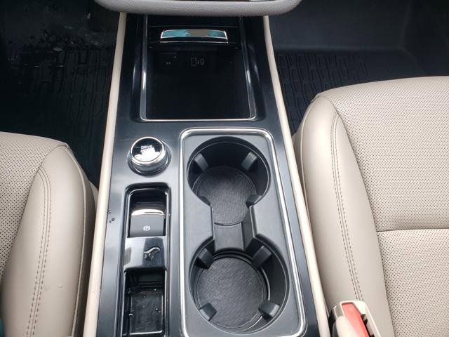 Used 2022 Lincoln Corsair Standard w/ Equipment Group 101A image 15