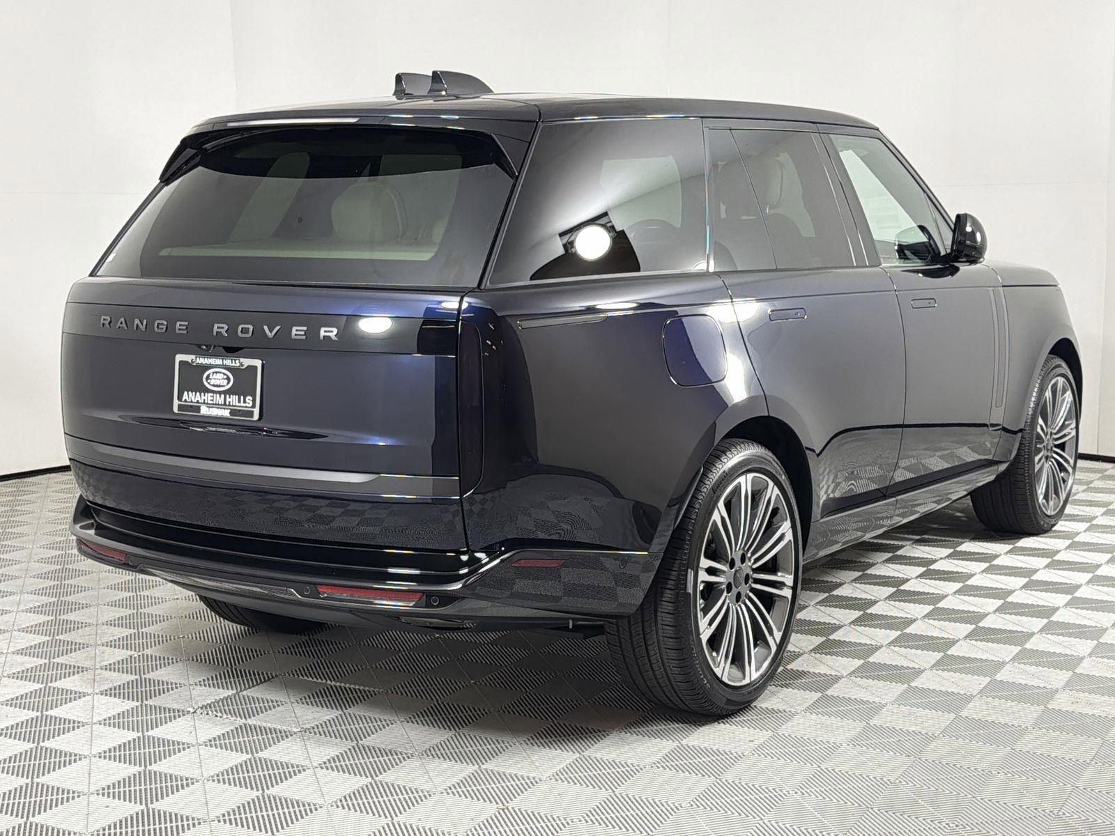 New 2026 Land Rover Range Rover SE image 5
