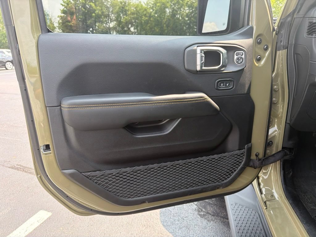 Used 2025 Jeep Gladiator Sport AWD/4WD image 17