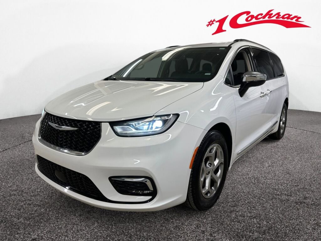 Used 2023 Chrysler Pacifica Limited image 36