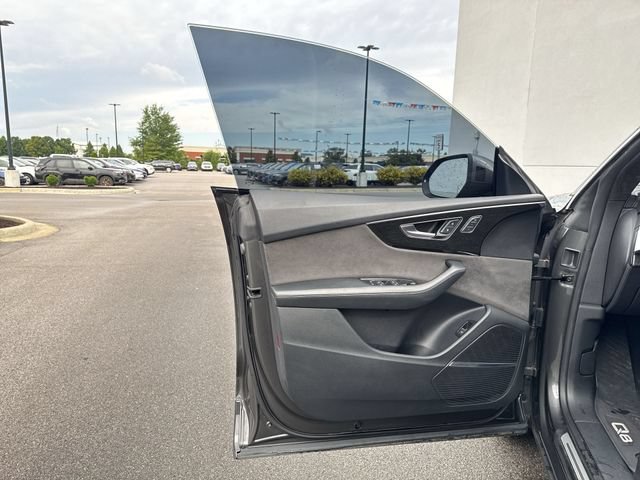 Used 2019 Audi Q8 Prestige AWD/4WD image 10
