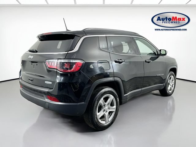Used 2024 Jeep Compass Latitude AWD/4WD image 2