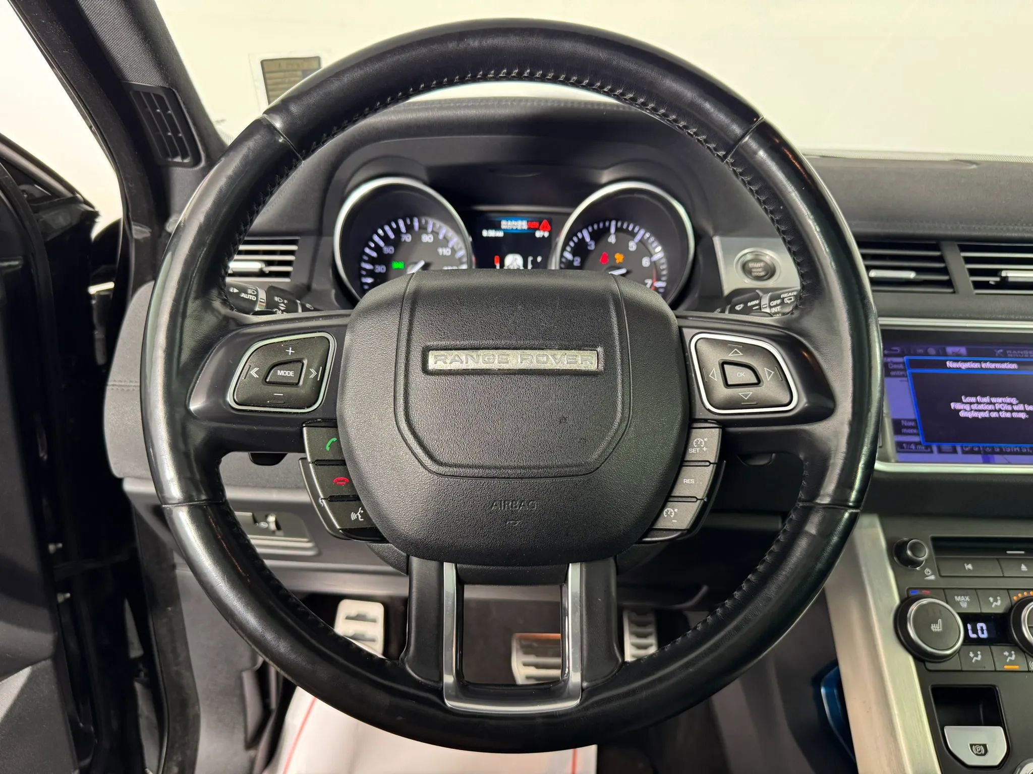 Used 2013 Land Rover Range Rover Evoque Pure Premium w/ Pure Premium Pkg image 13