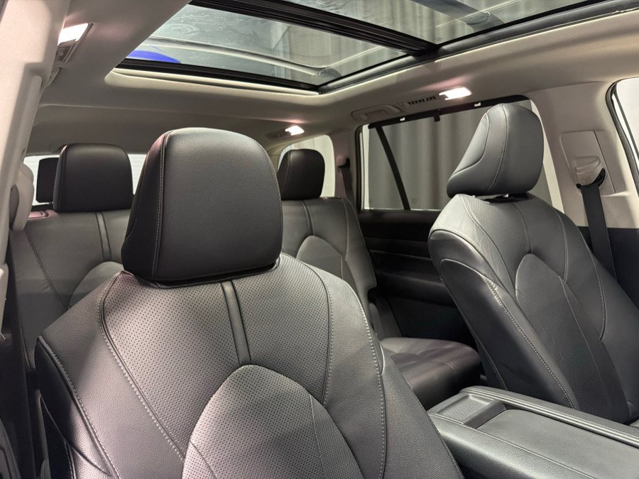 Used 2024 Toyota Grand Highlander AWD image 31
