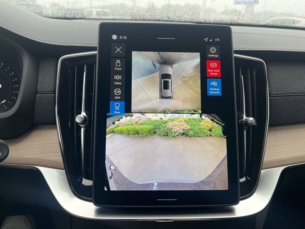 New 2026 Volvo XC90 B6 Plus w/ Protection Package Premier image 23