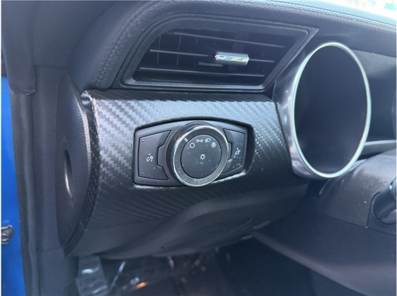 Used 2020 Ford Mustang Coupe RWD image 28