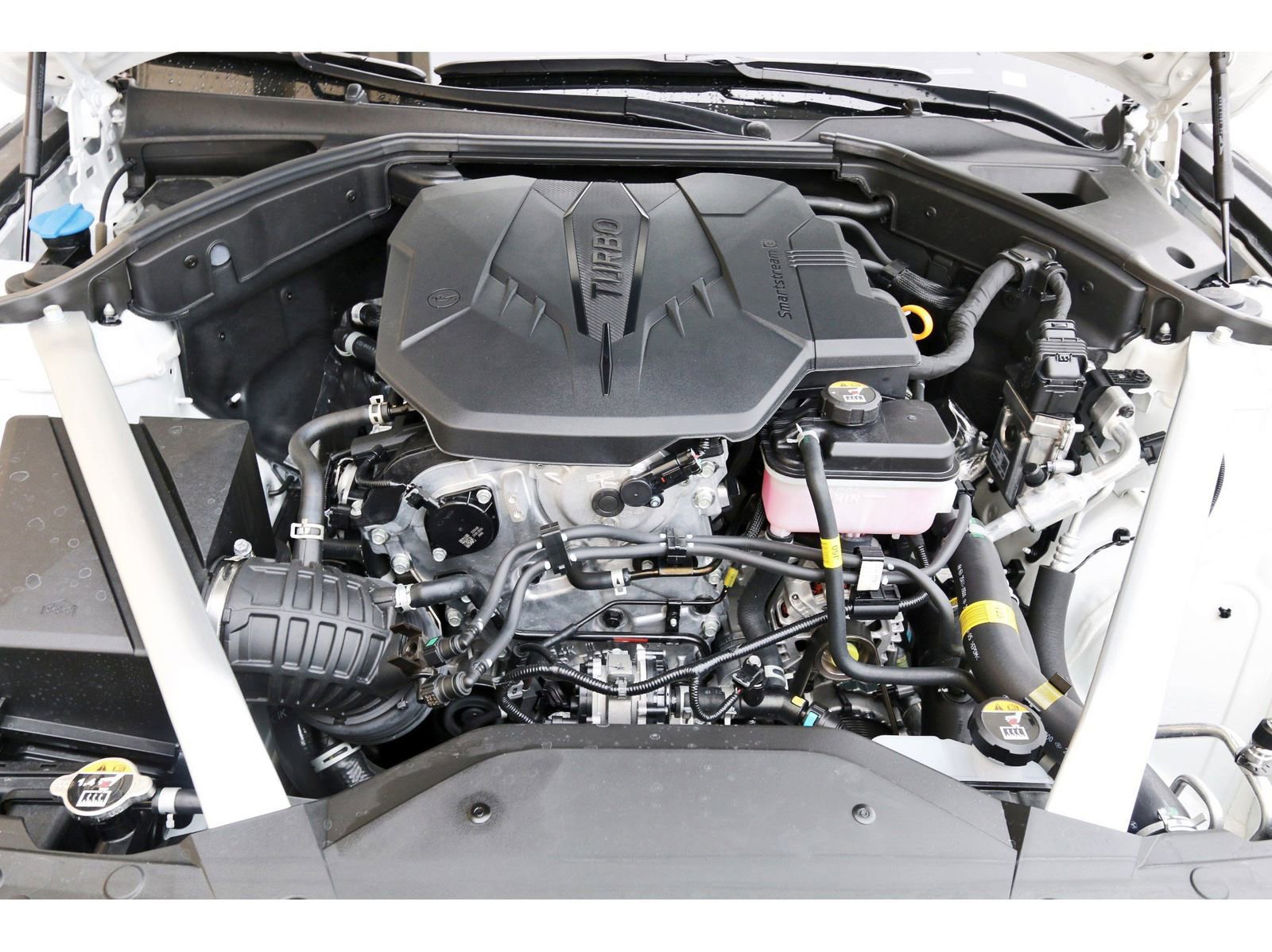 Used 2026 Genesis G70 2.5T image 13