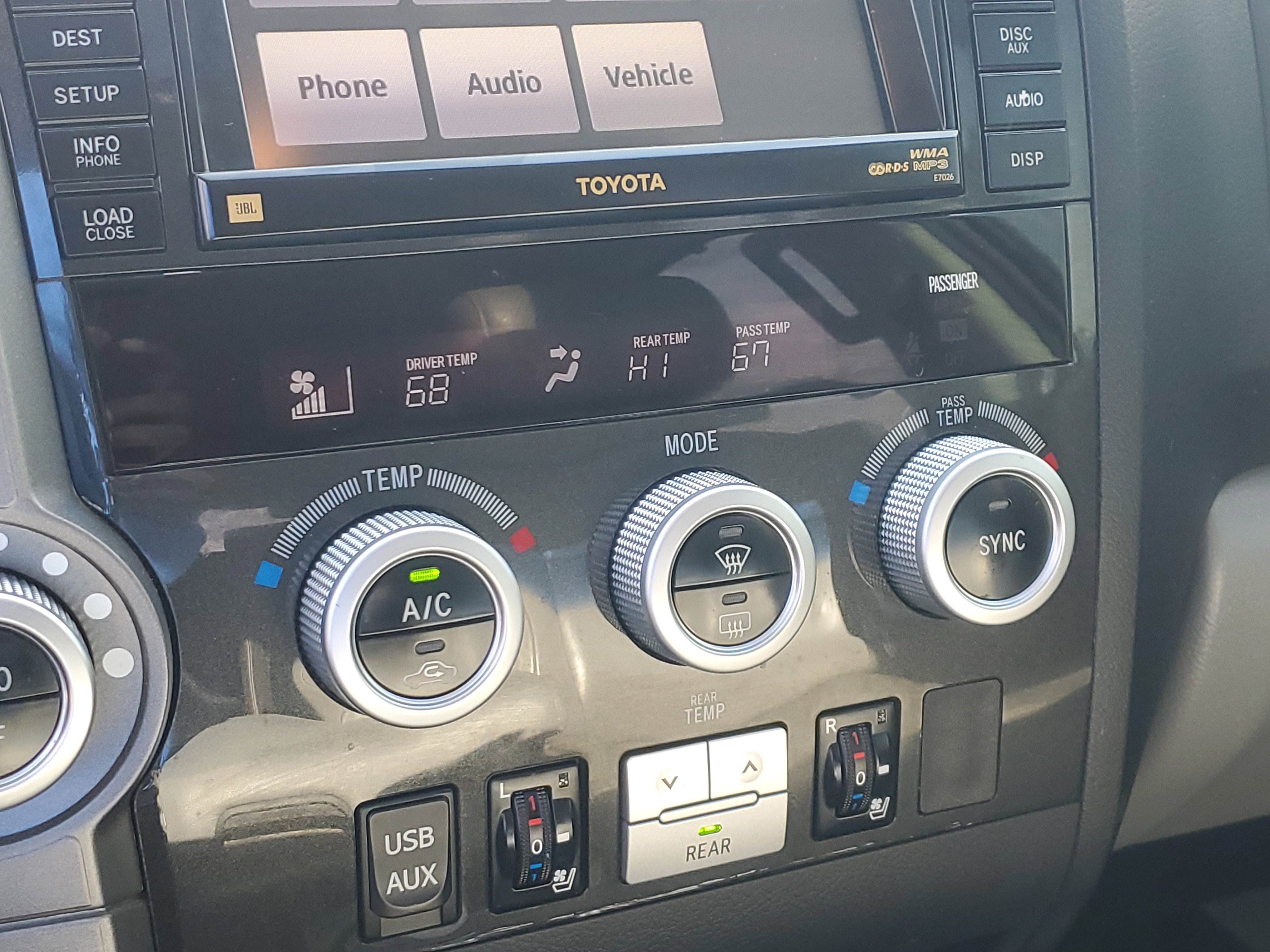 Used 2010 Toyota Sequoia Platinum image 20