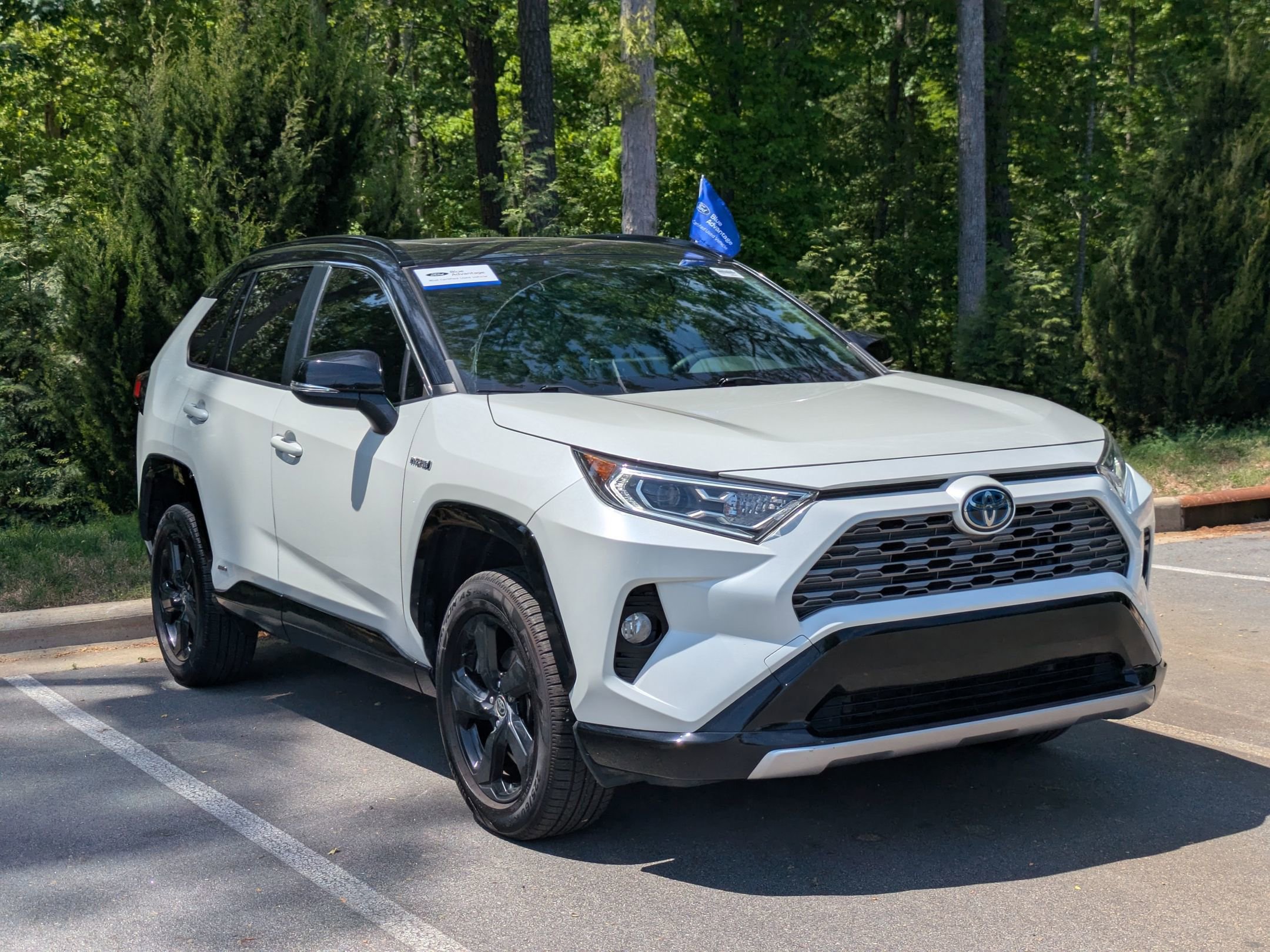 Used 2020 Toyota RAV4 XSE w/ XSE Grade Weather Package image 2