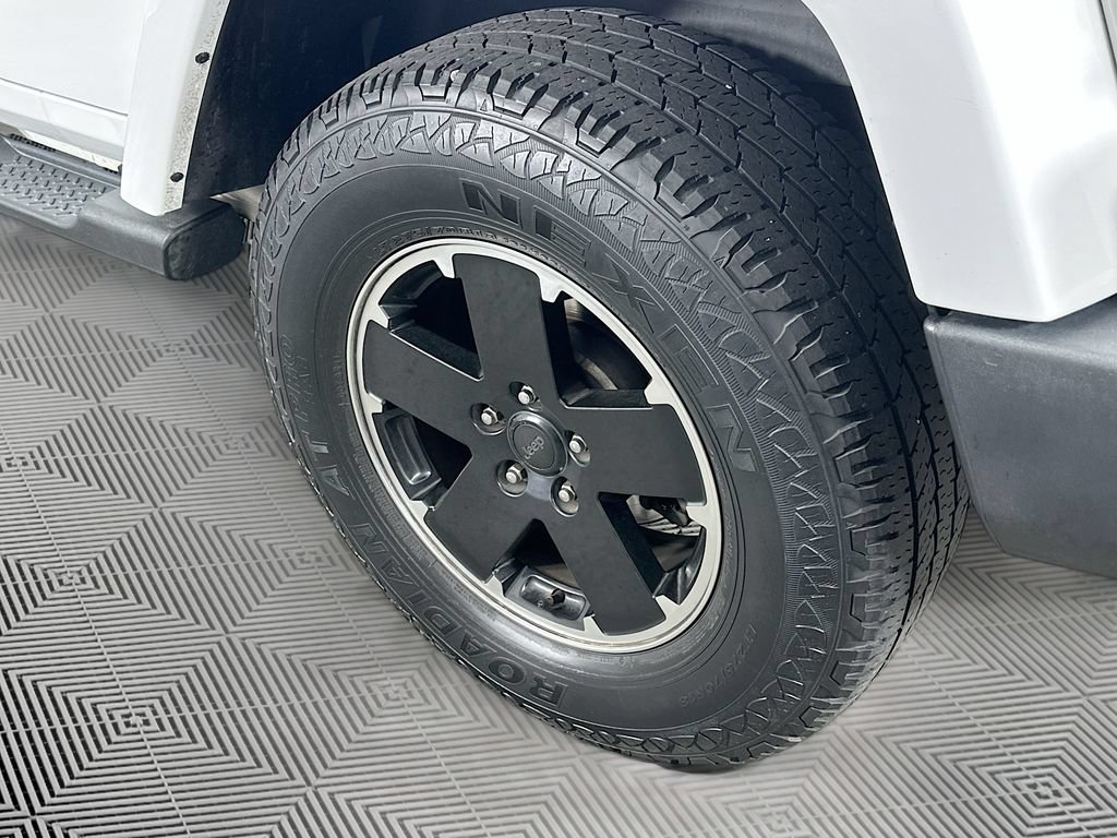 Used 2012 Jeep Wrangler Unlimited Sahara AWD/4WD image 34
