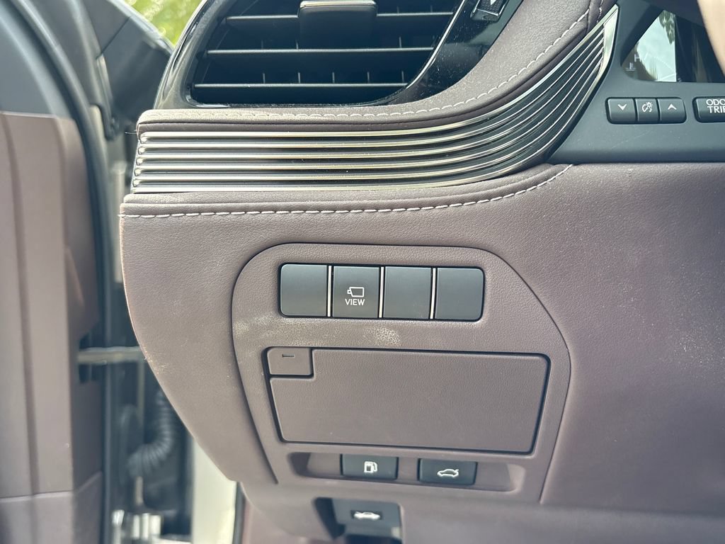 Used 2018 Lexus LS 500 w/ Interior Upgrade Package RWD image 10