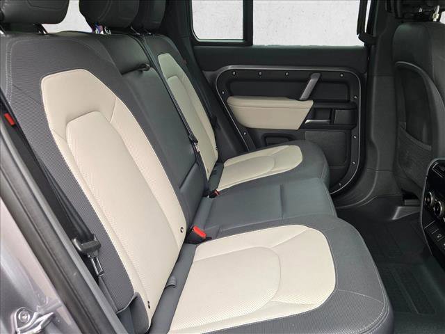 Used 2024 Land Rover Defender 110 X-Dynamic SE image 21