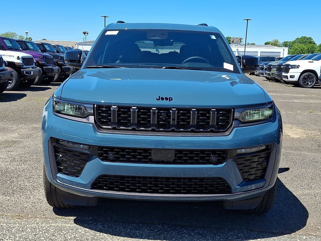 New 2026 Jeep Grand Cherokee L Limited AWD/4WD image 2