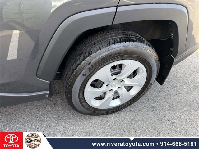 Used 2022 Toyota RAV4 LE image 8