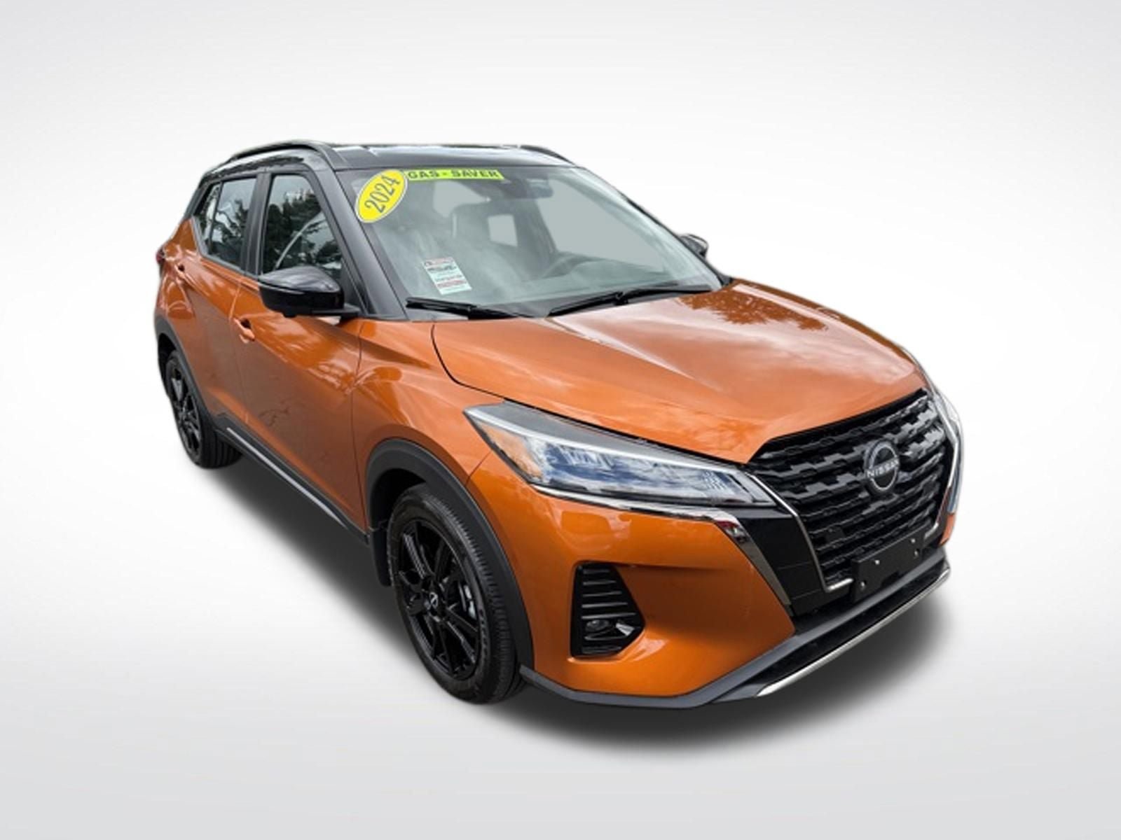 Used 2024 Nissan Kicks SR w/ SR Premium Package FWD image 1