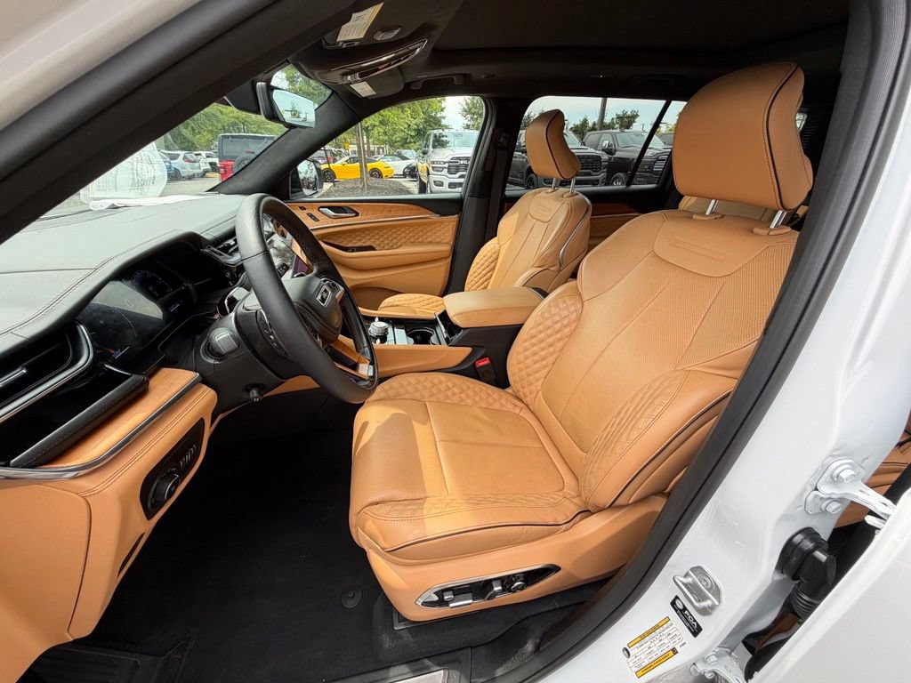 Certified 2025 Jeep Grand Cherokee L Summit AWD/4WD image 22