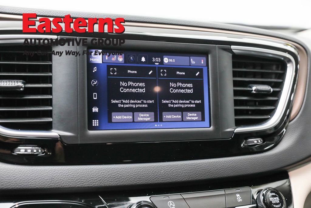 Used 2023 Chrysler Voyager LX image 19