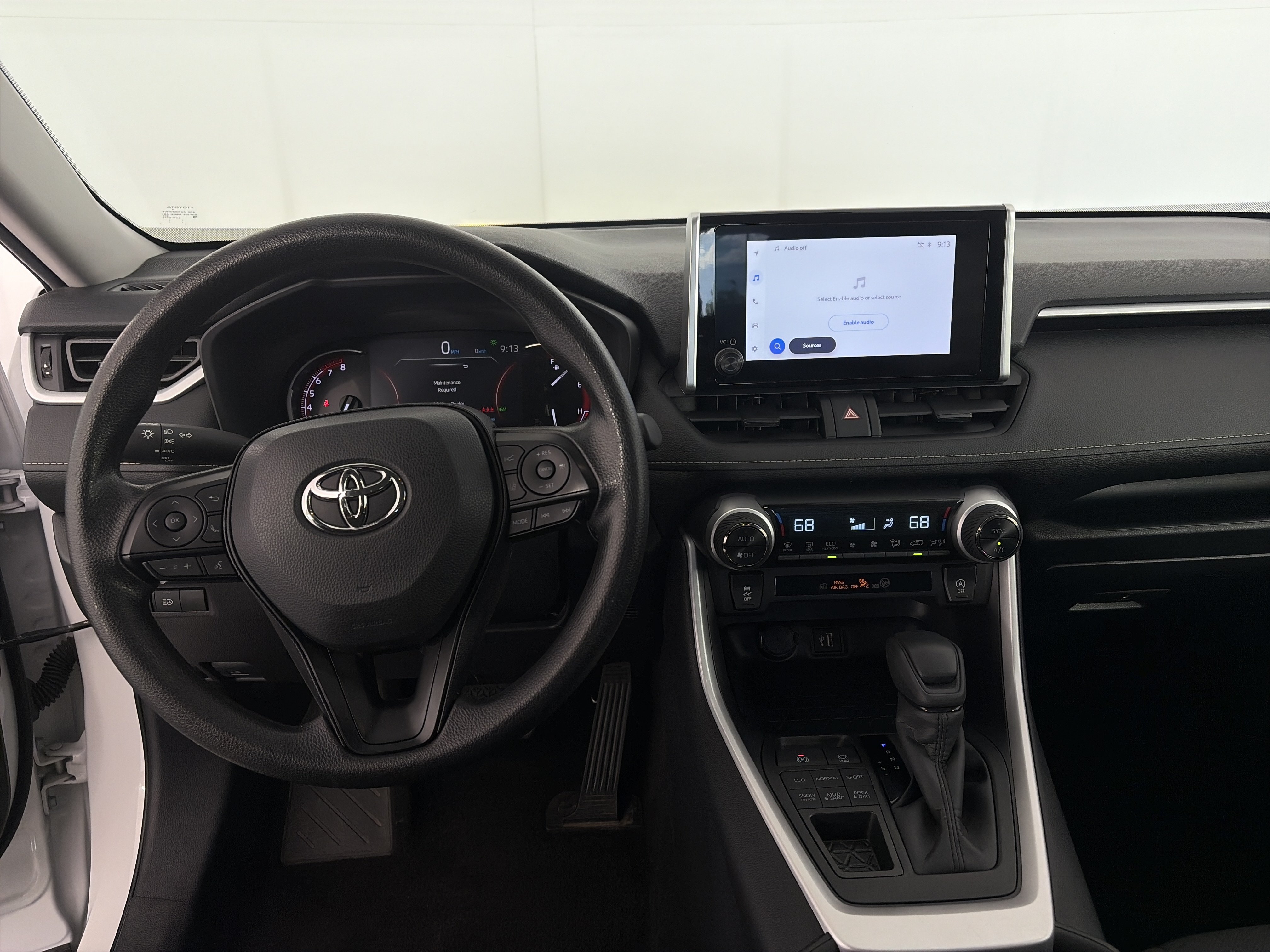 Used 2025 Toyota RAV4 XLE AWD/4WD image 3