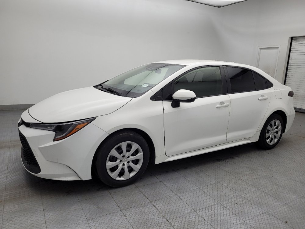 Used 2021 Toyota Corolla LE image 2