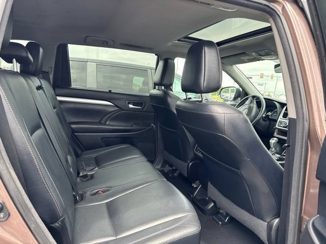 Used 2017 Toyota Highlander XLE FWD image 15