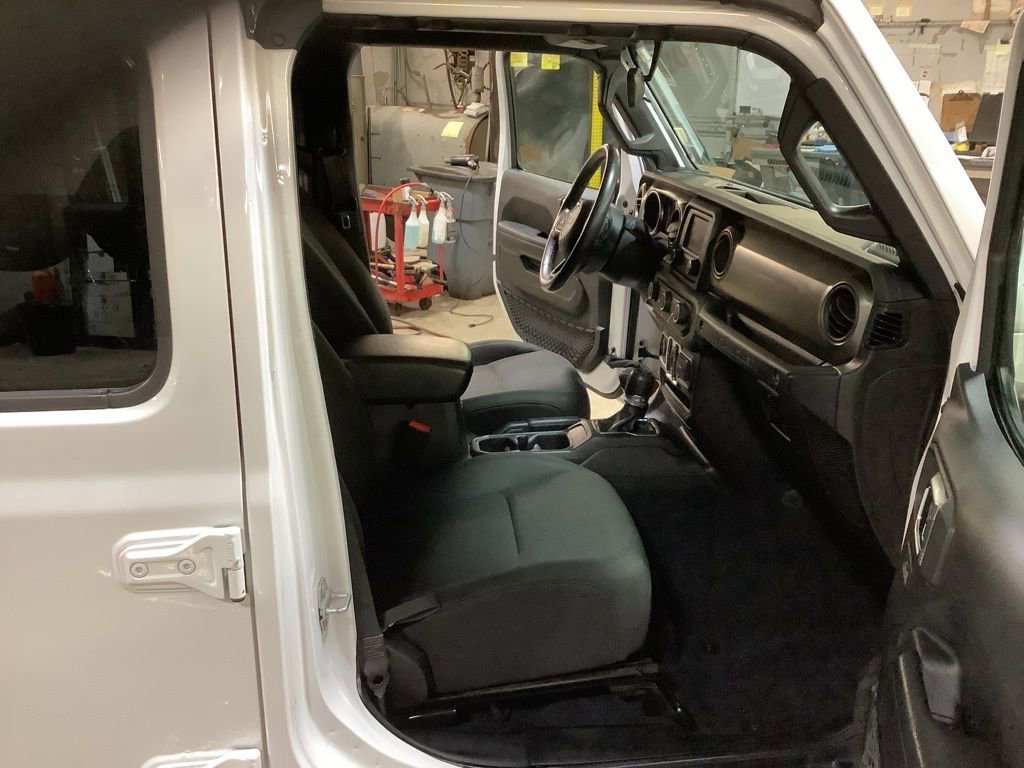 Used 2018 Jeep Wrangler Unlimited Sport S image 21