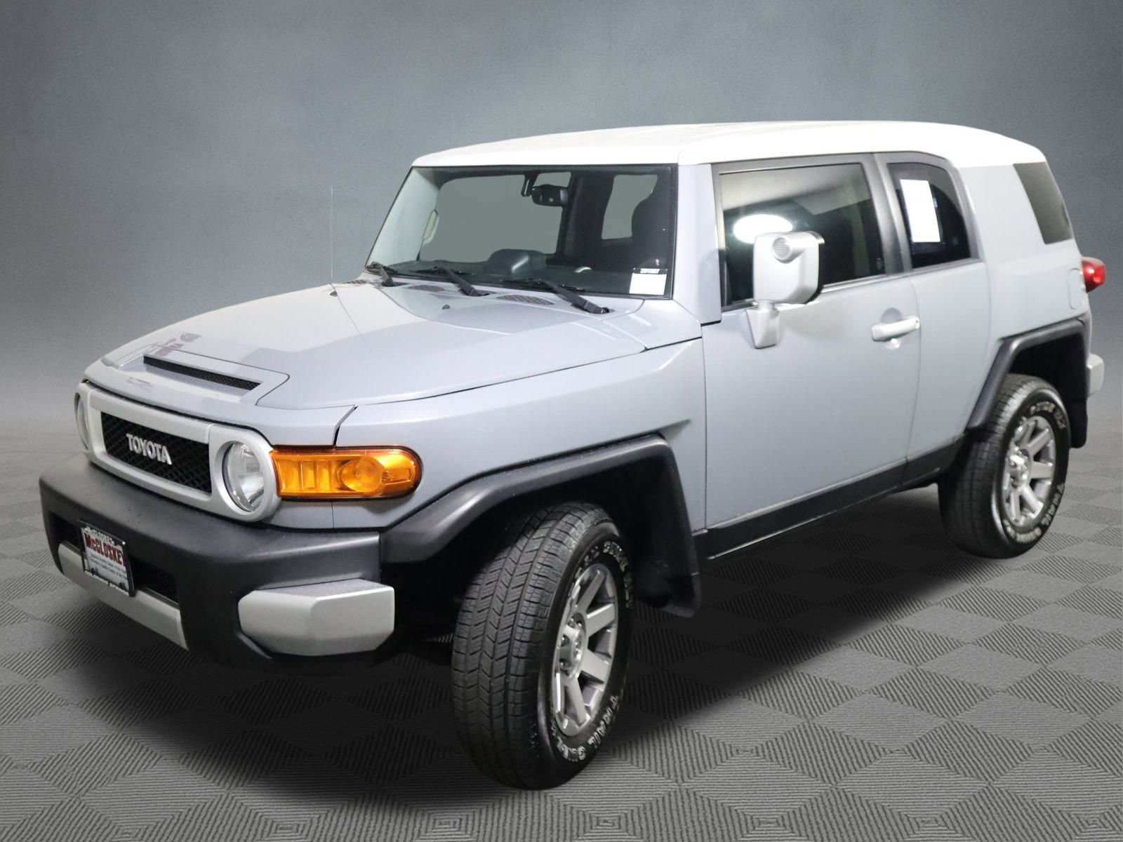 Used 2014 Toyota FJ Cruiser 4WD w/ Upgrade Package image 15