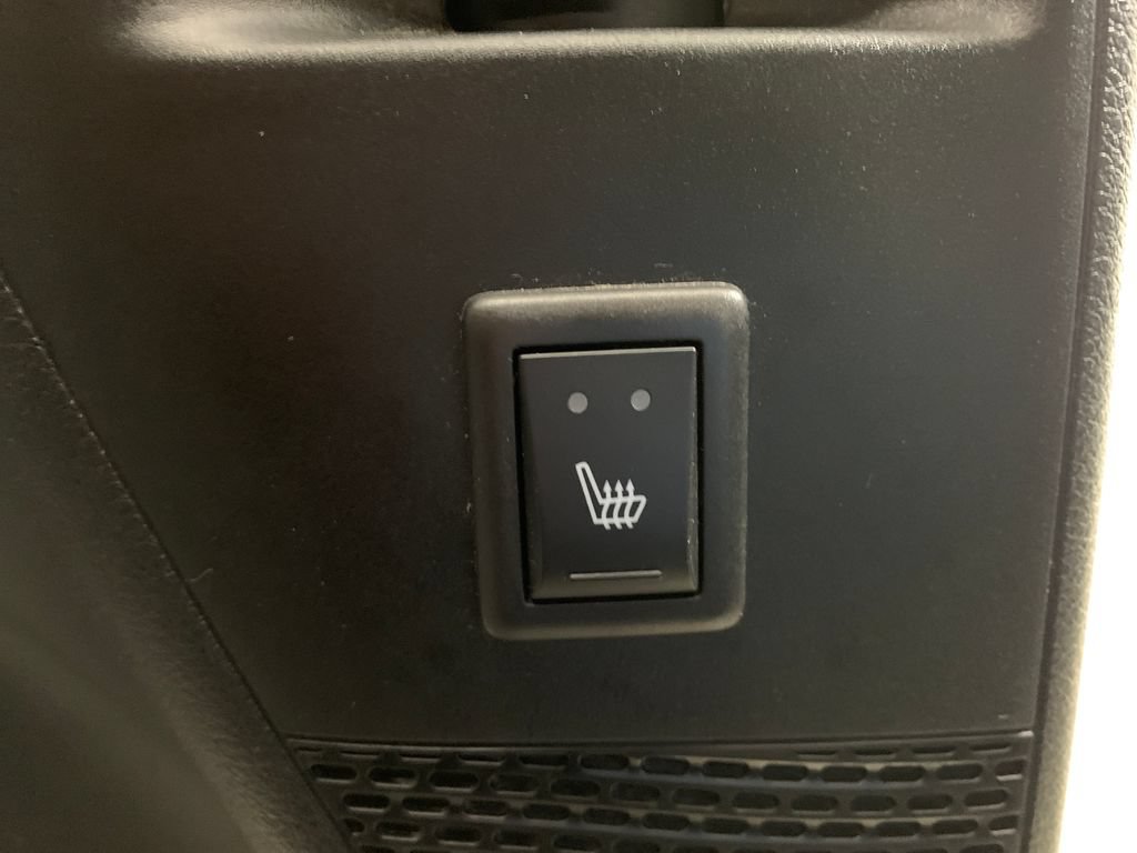 Used 2023 Chrysler Pacifica Touring-L w/ Uconnect Theater Family Group AWD/4WD image 24