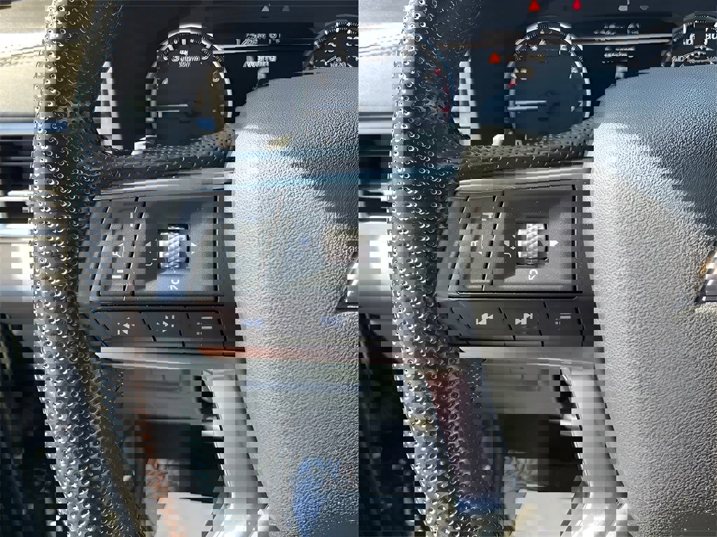 Used 2022 Mitsubishi Outlander SE image 8