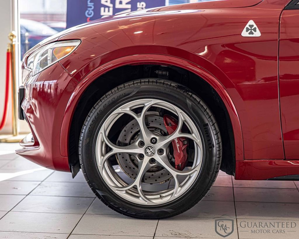 Used 2021 Alfa Romeo Stelvio Quadrifoglio image 7