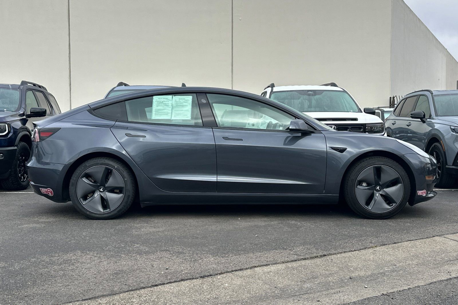 Used 2023 Tesla Model 3 Standard Range image 2